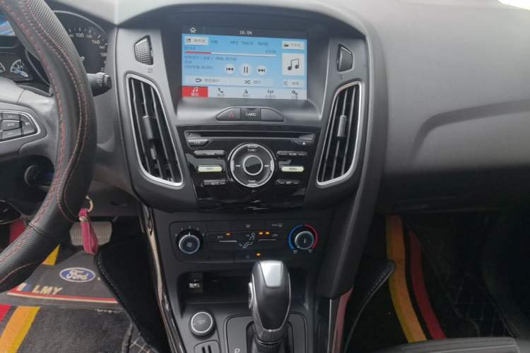 Used Ford Focus 2018 Hatchback Classic 1.6L Automatic Trendy SmartDrive Edition Audio And AC Panel