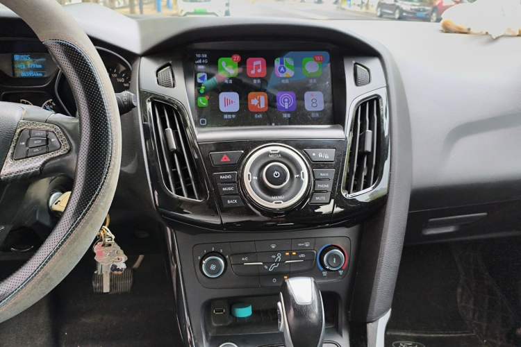Used Ford Focus 2018 Hatchback Classic 1.6L Automatic Trendy SmartDrive Edition Audio And AC Panel