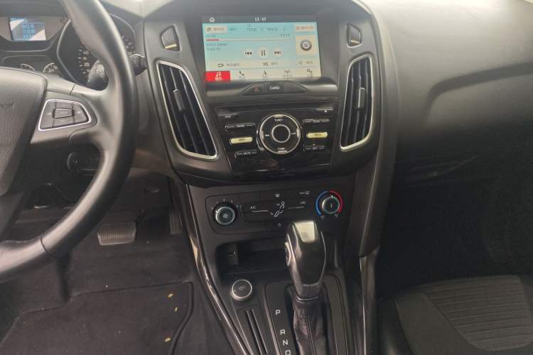 Used Ford Focus 2018 Hatchback Classic 1.6L Automatic Trendy SmartDrive Edition Audio And AC Panel
