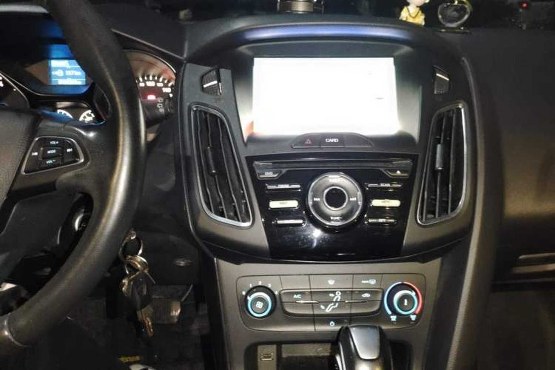 Used Ford Focus 2018 Hatchback Classic 1.6L Automatic Trendy SmartDrive Edition Audio And AC Panel