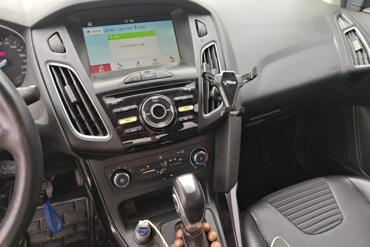 Used Ford Focus 2018 Sedan Classic 1.6L Automatic Trendy SmartDrive Edition Audio And AC Panel