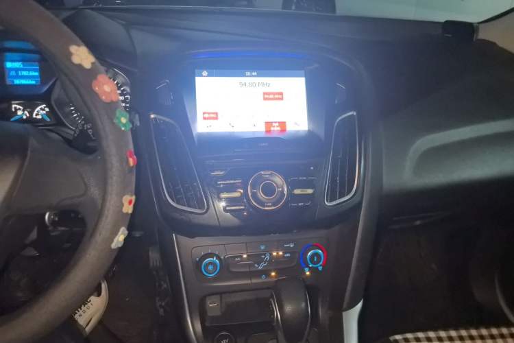 Used Ford Focus 2018 Hatchback Classic 1.6L Automatic Comfort Plus SmartDrive Edition Audio And AC Panel