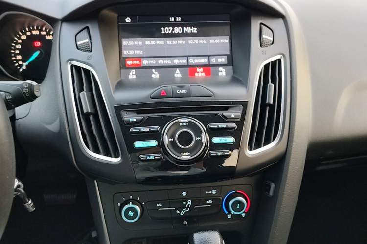 Used Ford Focus 2018 Hatchback Classic 1.6L Automatic Comfort Plus SmartDrive Edition Audio And AC Panel