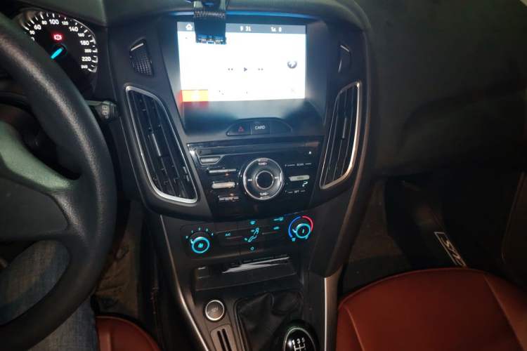 Used Ford Focus 2018 Hatchback Classic 1.6L Manual Comfort Plus SmartDrive Edition Audio And AC Panel
