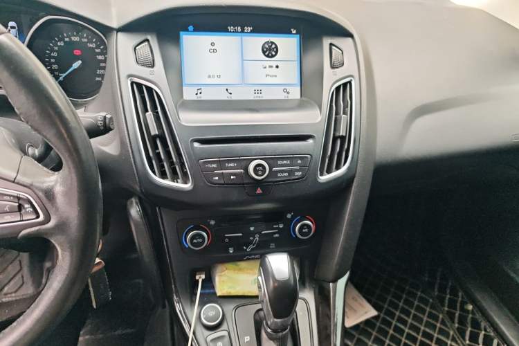 Used Ford Focus 2018 Hatchback Classic EcoBoost 180 Automatic Elite Model Audio And AC Panel