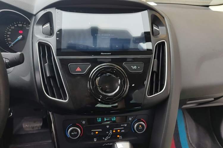 Used Ford Focus 2018 Sedan Classic EcoBoost 180 Automatic Elite Model Audio And AC Panel