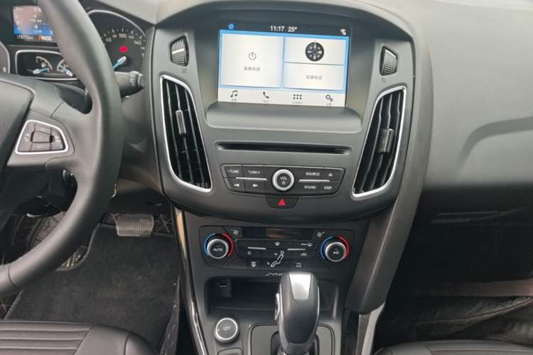 Used Ford Focus 2018 Hatchback Classic EcoBoost 180 Automatic Elite Model Audio And AC Panel