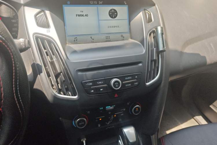 Used Ford Focus 2018 Hatchback Classic EcoBoost 180 Automatic Elite Model Audio And AC Panel