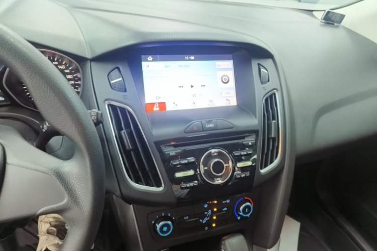 Used Ford Focus 2018 Hatchback Classic 1.6L Automatic Comfort Plus SmartDrive Edition Audio And AC Panel