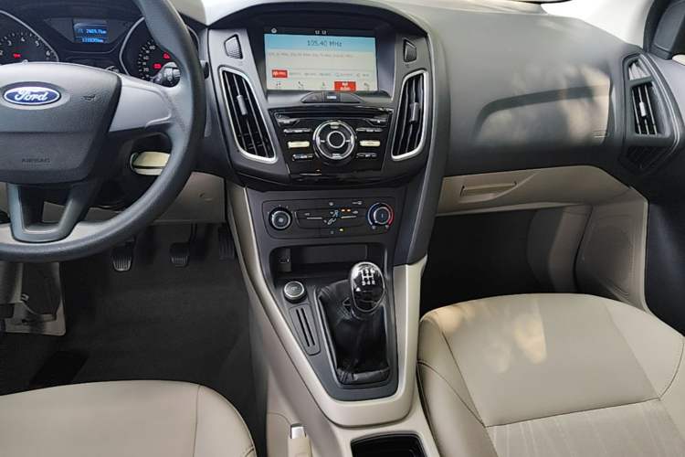 Used Ford Focus 2018 Sedan Classic 1.6L Manual Comfort Plus SmartDrive Edition Audio And AC Panel