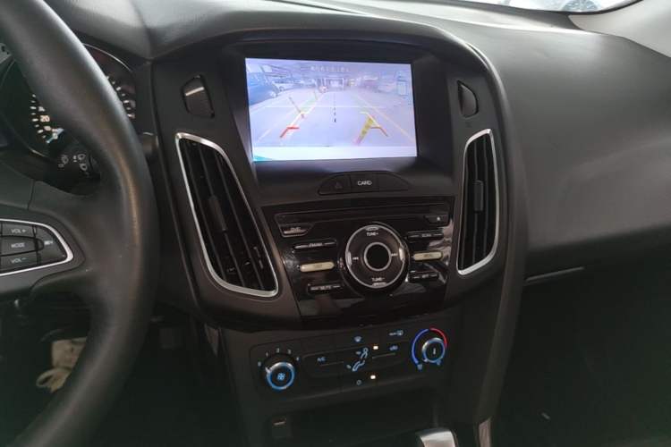 Used Ford Focus 2018 Sedan Classic 1.6L Automatic Trendy SmartDrive Edition Audio And AC Panel