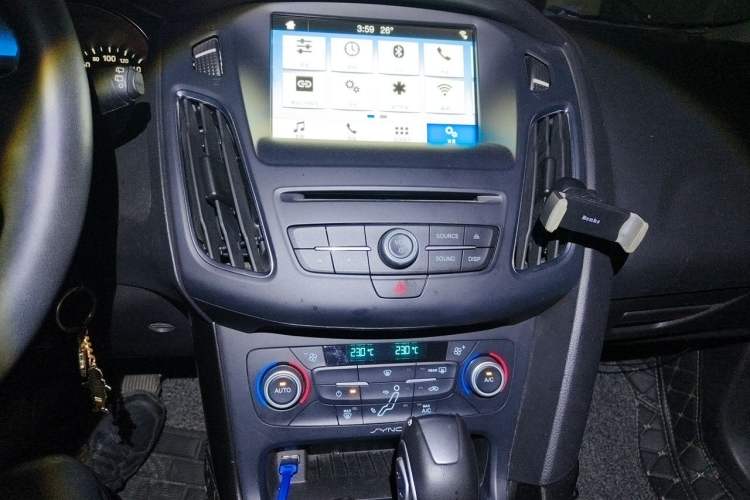 Used Ford Focus 2018 Hatchback Classic EcoBoost 180 Automatic Elite Model Audio And AC Panel