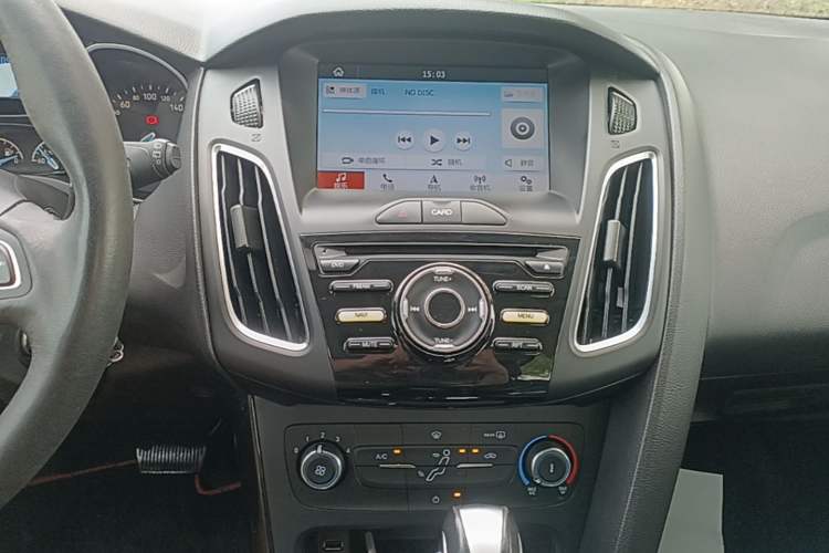 Used Ford Focus 2018 Hatchback Classic 1.6L Automatic Trendy SmartDrive Edition Audio And AC Panel