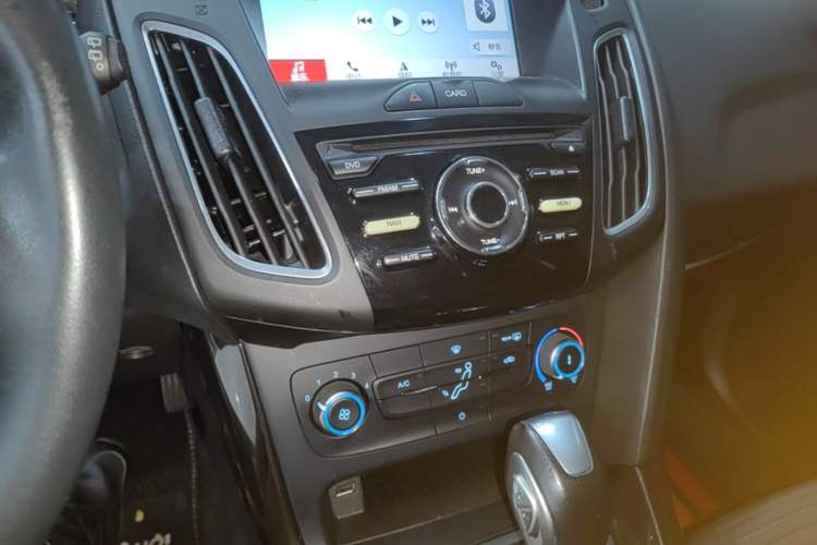 Used Ford Focus 2018 Hatchback Classic 1.6L Automatic Trendy SmartDrive Edition Audio And AC Panel