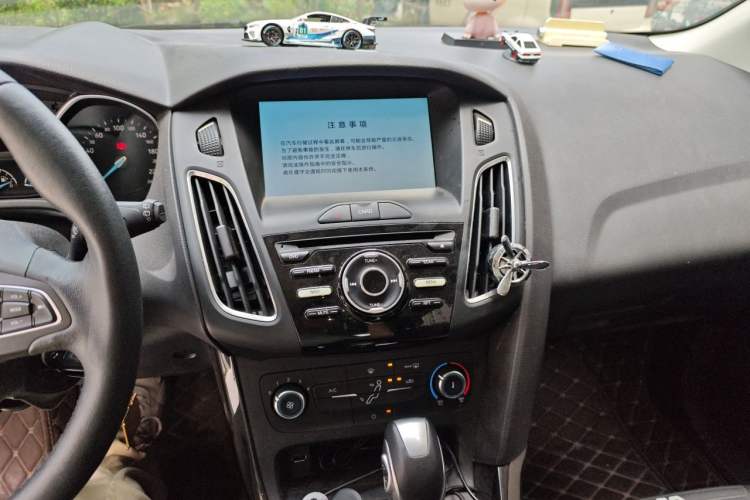 Used Ford Focus 2018 Hatchback Classic 1.6L Automatic Trendy SmartDrive Edition Audio And AC Panel