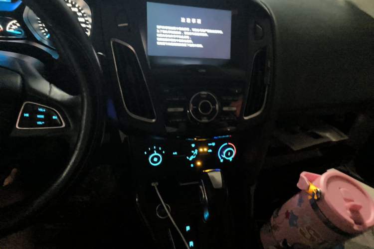 Used Ford Focus 2018 Hatchback Classic 1.6L Automatic Trendy SmartDrive Edition Audio And AC Panel