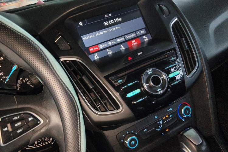 Used Ford Focus 2018 Hatchback Classic 1.6L Automatic Trendy SmartDrive Edition Audio And AC Panel