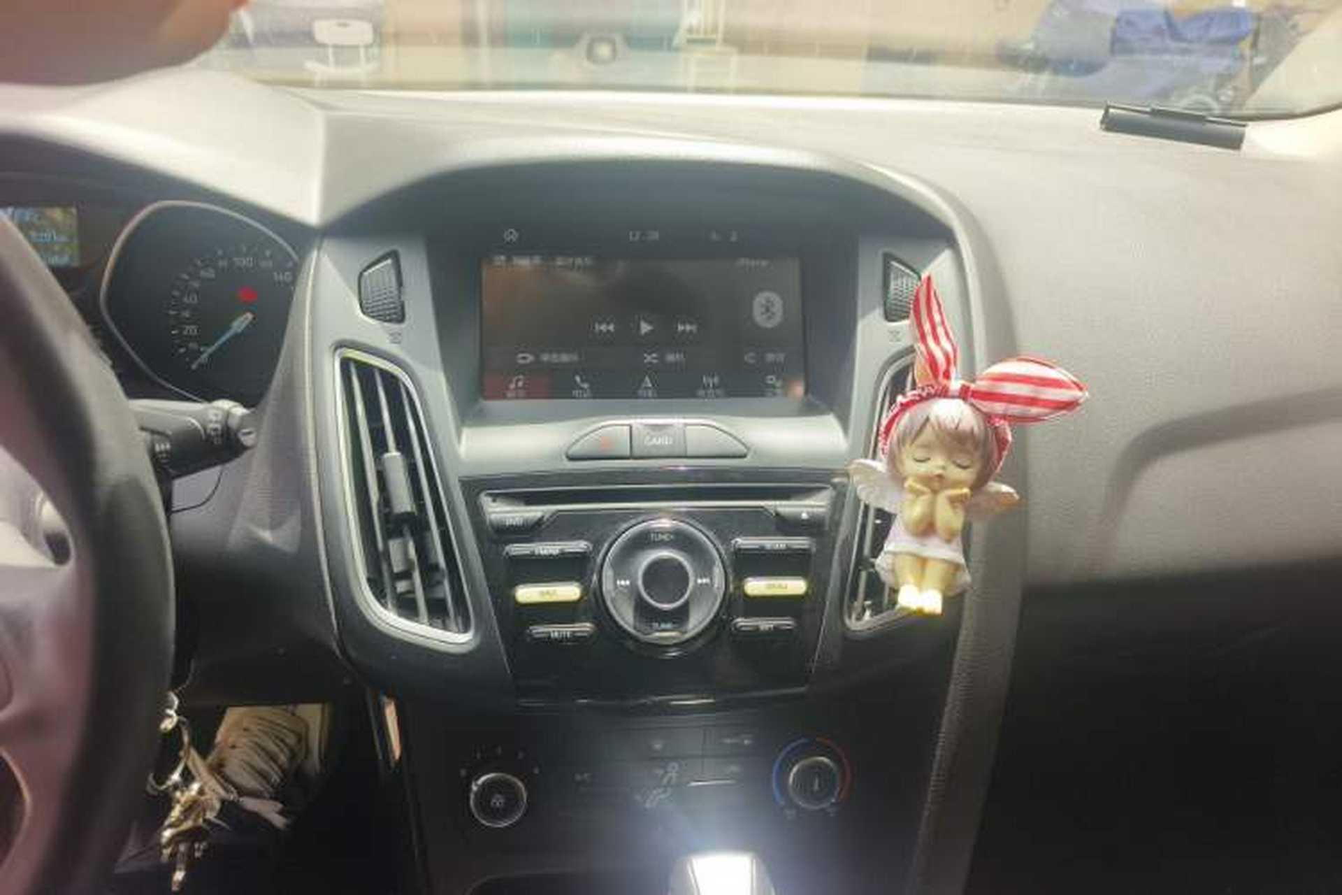 Used Ford Focus 2018 Hatchback Classic 1.6L Automatic Trendy SmartDrive Edition Audio And AC Panel