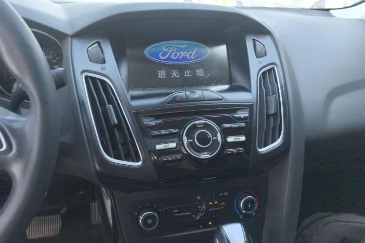 Used Ford Focus 2018 Sedan Classic 1.6L Automatic Trendy SmartDrive Edition Audio And AC Panel