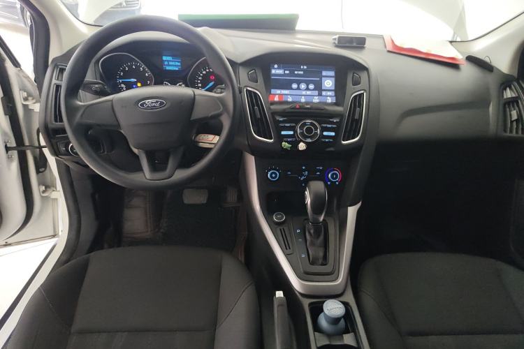 Used Ford Focus 2018 Hatchback Classic 1.6L Automatic Comfort Plus SmartDrive Edition Center Console