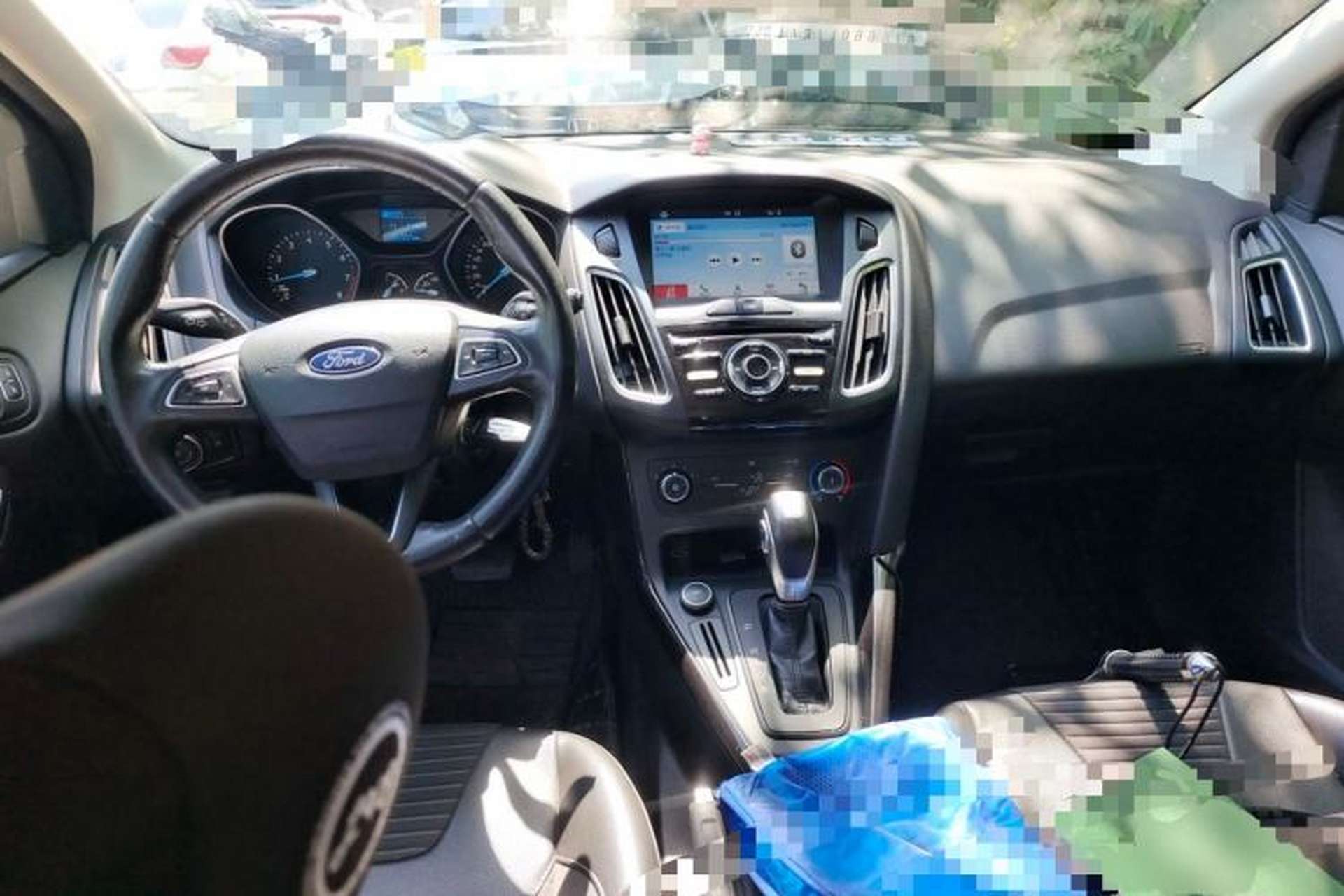 Used Ford Focus 2018 Hatchback Classic 1.6L Automatic Trendy SmartDrive Edition Center Console