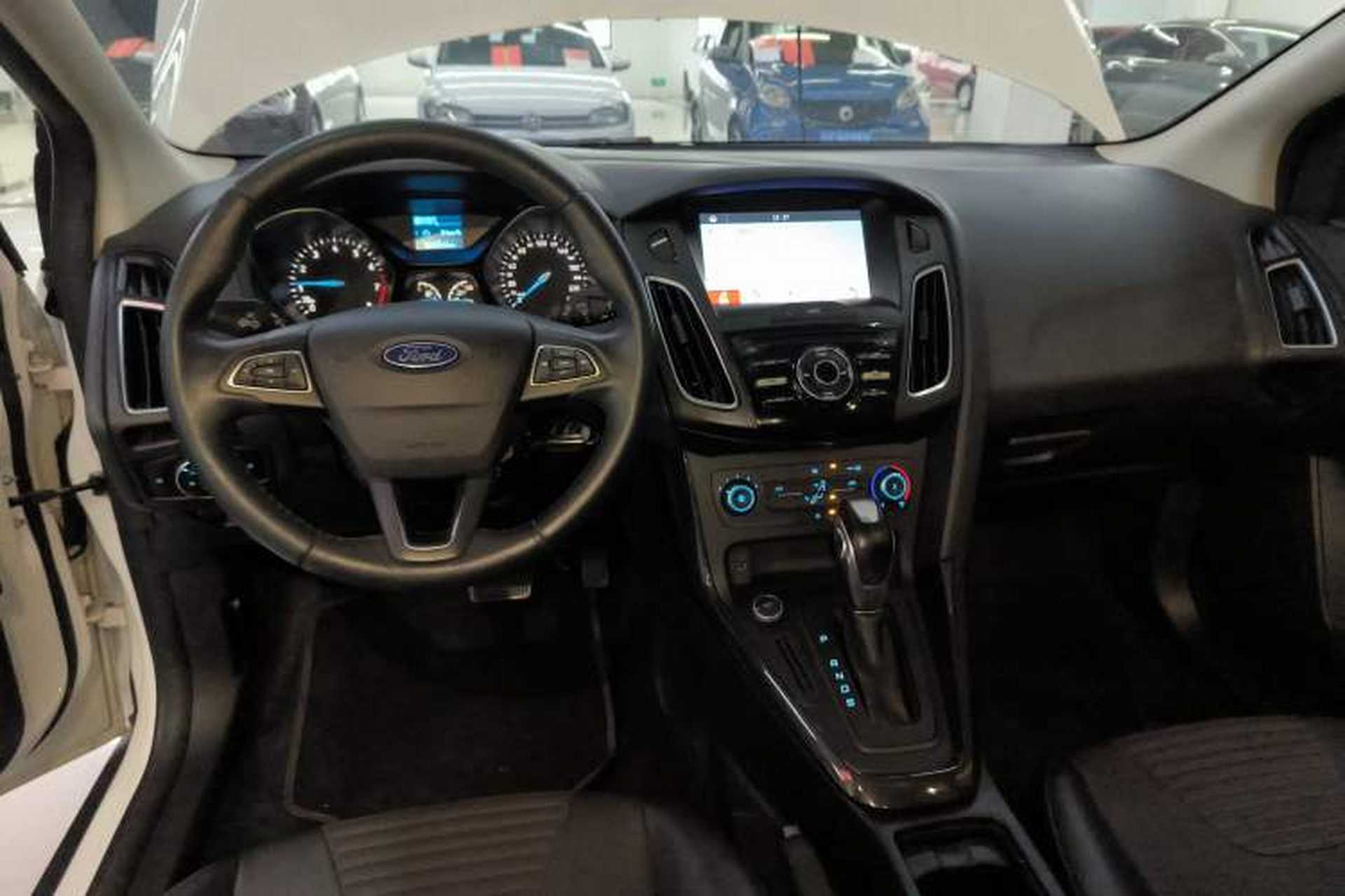 Used Ford Focus 2018 Sedan Classic 1.6L Automatic Trendy SmartDrive Edition Center Console