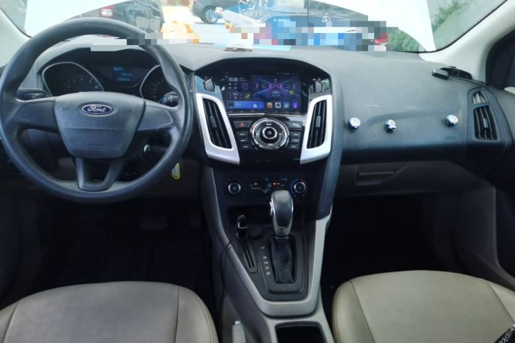 Used Ford Focus 2018 Sedan Classic 1.6L Automatic Comfort Plus Smart Drive Version Center Console