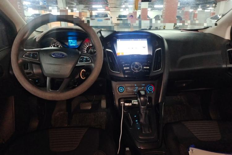 Used Ford Focus 2018 Hatchback Classic 1.6L Automatic Trendy SmartDrive Edition Center Console