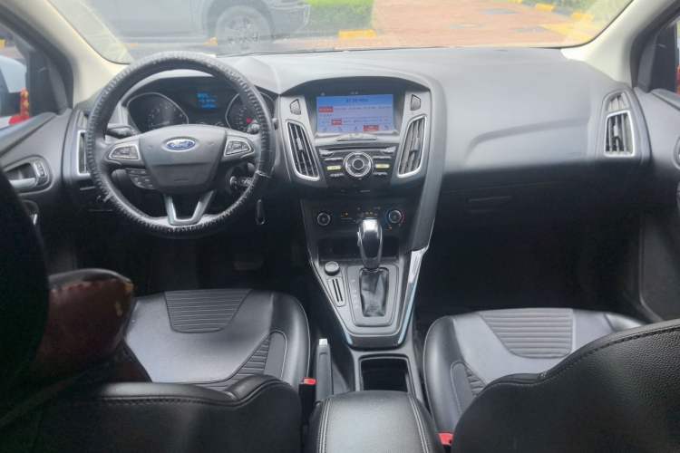 Used Ford Focus 2018 Sedan Classic 1.6L Automatic Trendy SmartDrive Edition Center Console
