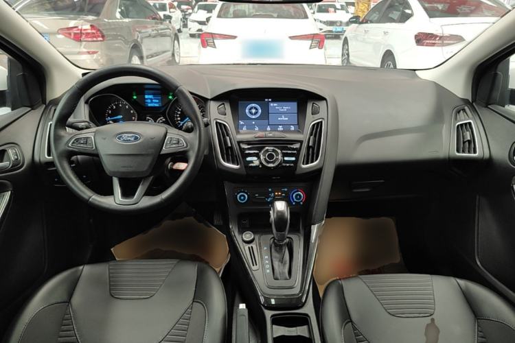 Used Ford Focus 2018 Hatchback Classic 1.6L Automatic Trendy SmartDrive Edition Center Console