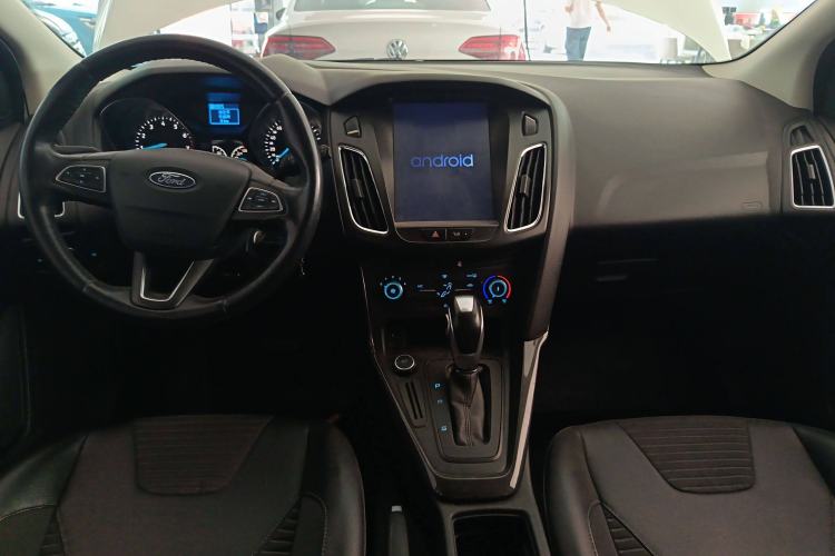 Used Ford Focus 2018 Hatchback Classic 1.6L Automatic Trendy SmartDrive Edition Center Console