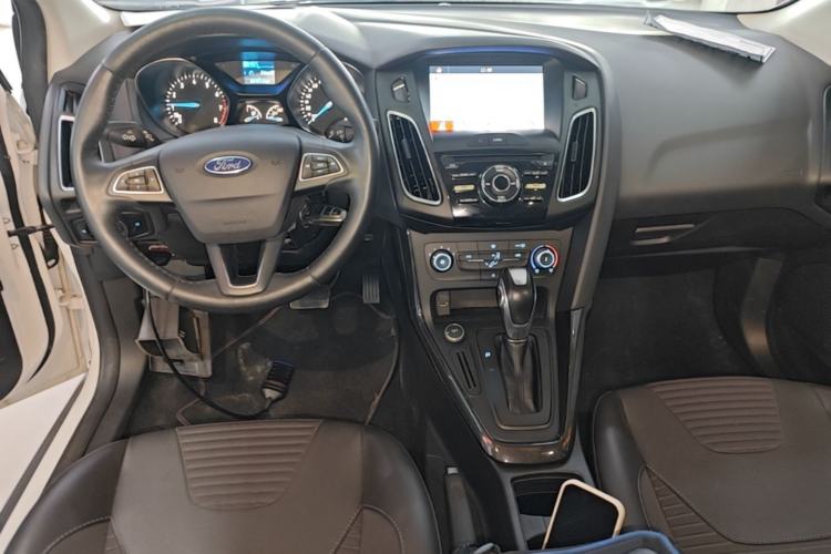 Used Ford Focus 2018 Sedan Classic 1.6L Automatic Trendy SmartDrive Edition Center Console