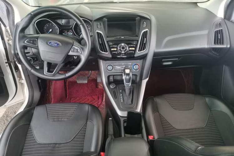 Used Ford Focus 2018 Hatchback Classic 1.6L Automatic Comfort Plus SmartDrive Edition Center Console