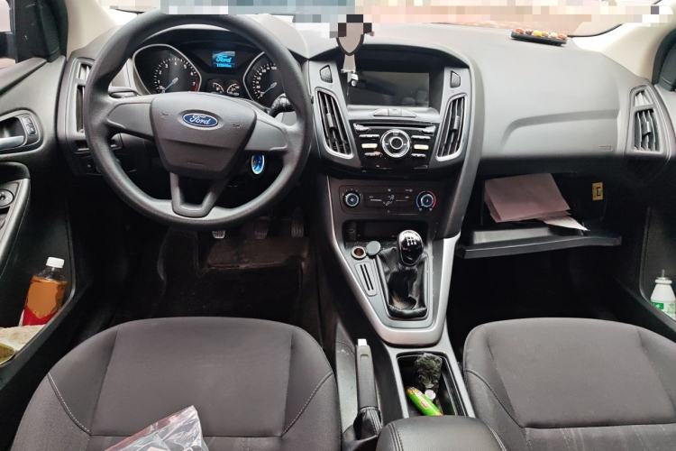 Used Ford Focus 2018 Hatchback Classic 1.6L Manual Comfort Plus SmartDrive Edition Center Console