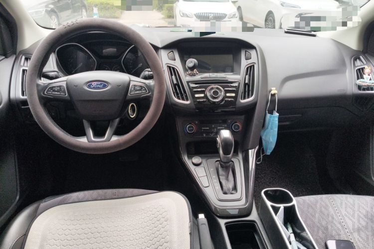 Used Ford Focus 2018 Two-Door Classic EcoBoost 125 Automatic Supercharged Style SmartDrive Edition Center Console