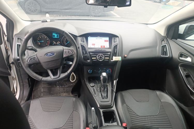 Used Ford Focus 2018 Hatchback Classic 1.6L Automatic Trendy SmartDrive Edition Center Console