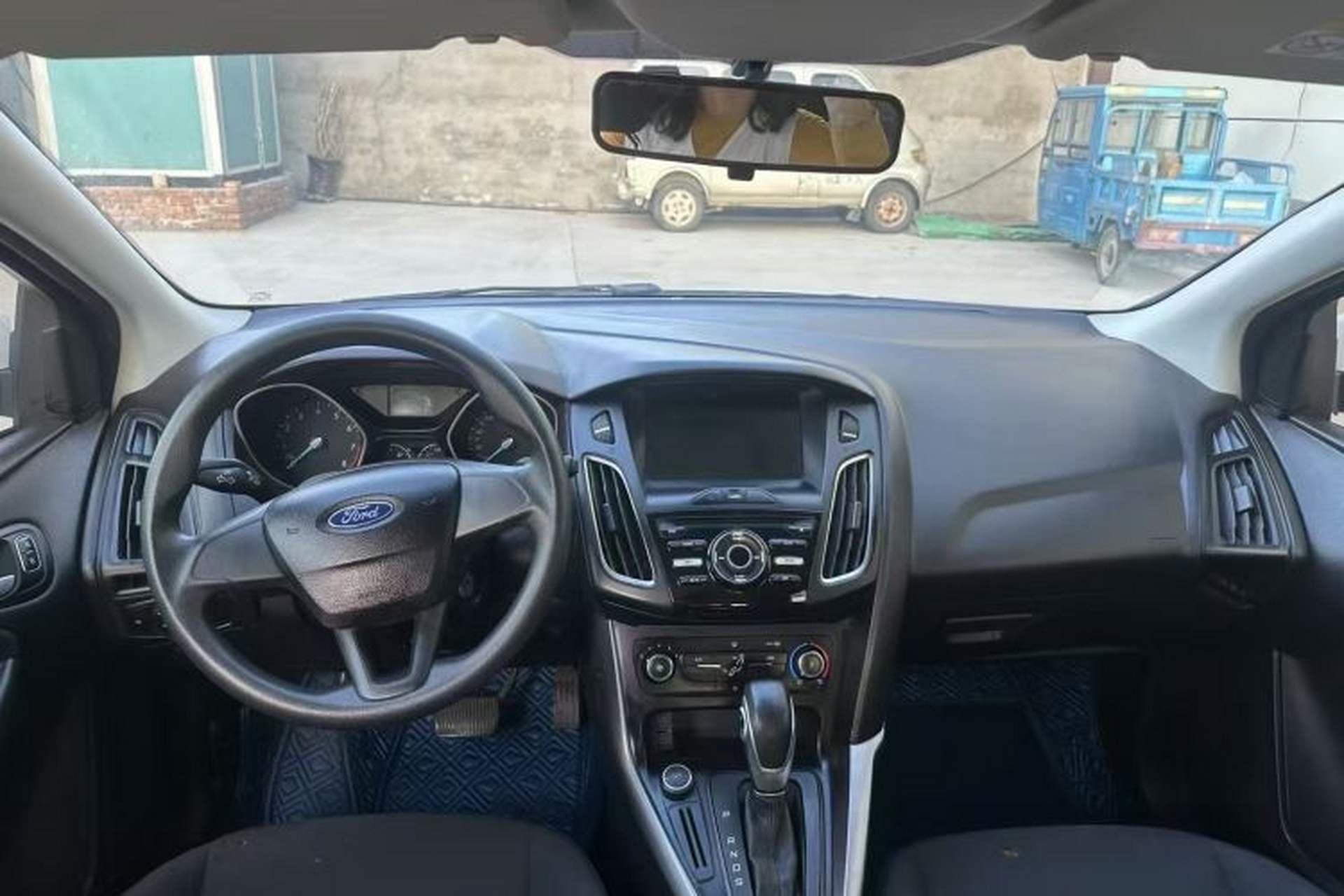 Used Ford Focus 2018 Hatchback Classic 1.6L Automatic Comfort Plus SmartDrive Edition Center Console