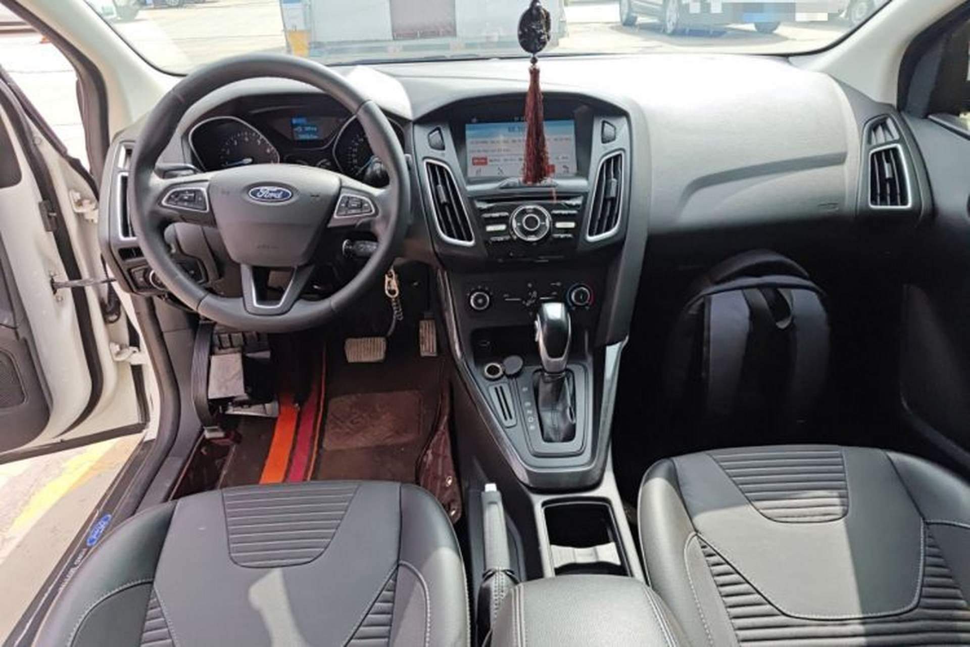 Used Ford Focus 2018 Sedan Classic 1.6L Automatic Trendy SmartDrive Edition Center Console