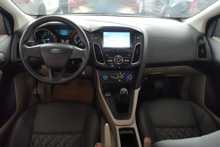 Used Ford Focus 2018 Sedan Classic 1.6L Manual Comfort Plus SmartDrive Edition Center Console