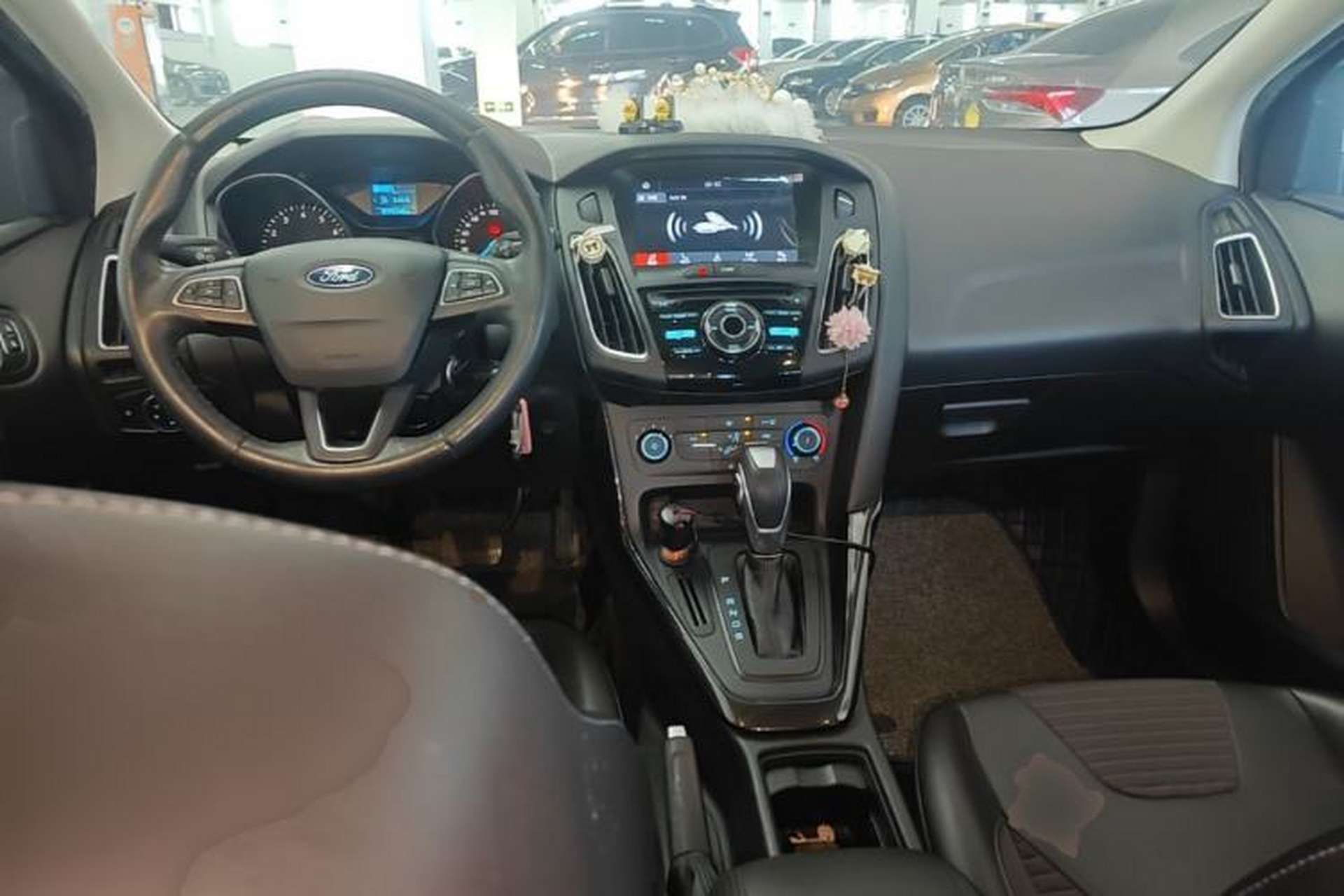 Used Ford Focus 2018 Hatchback Classic 1.6L Automatic Trendy SmartDrive Edition Center Console