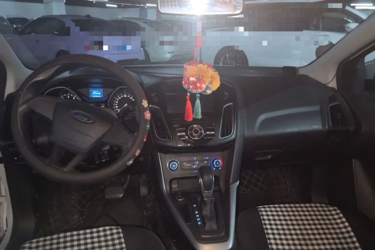 Used Ford Focus 2018 Hatchback Classic 1.6L Automatic Comfort Plus SmartDrive Edition Center Console