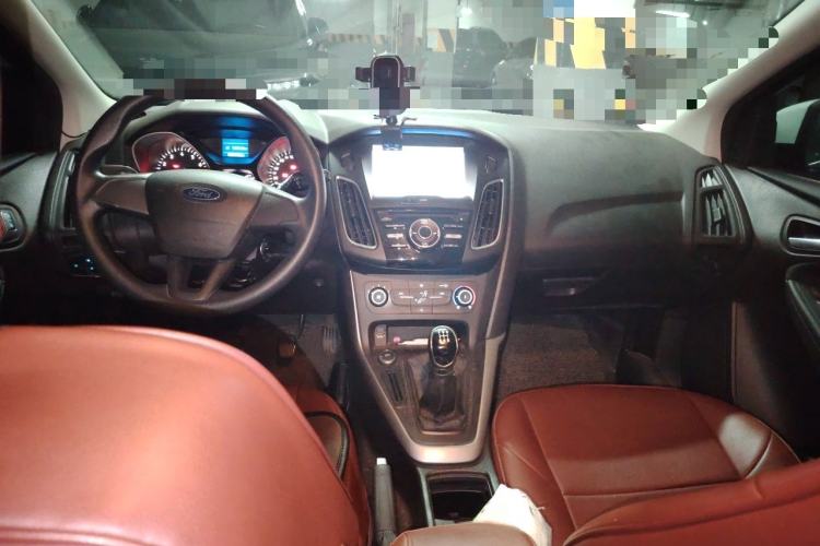 Used Ford Focus 2018 Hatchback Classic 1.6L Manual Comfort Plus SmartDrive Edition Center Console