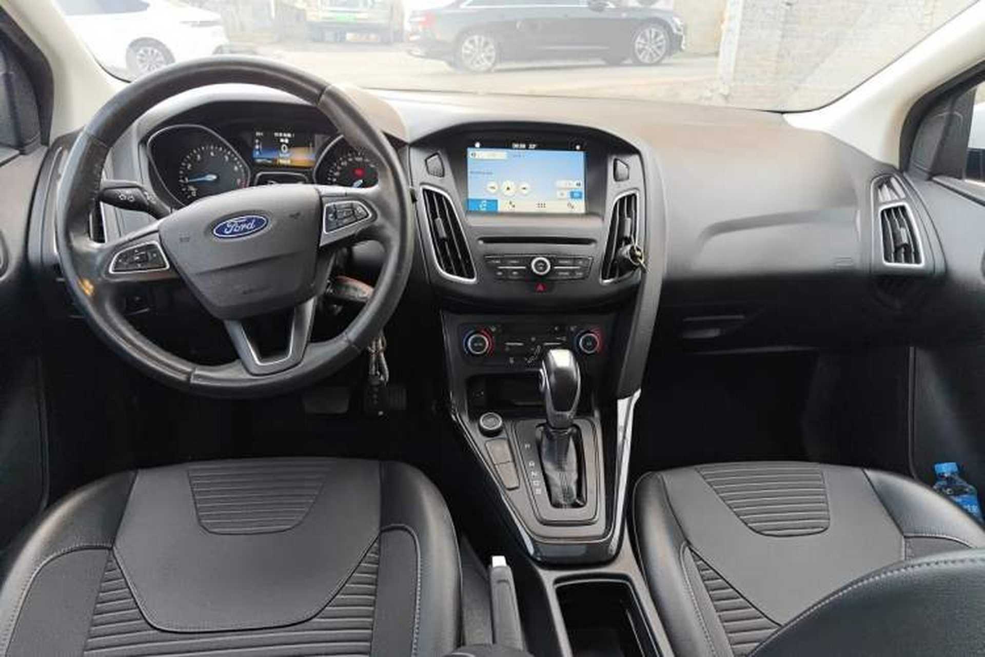 Used Ford Focus 2018 Hatchback Classic EcoBoost 180 Automatic Elite Model Center Console
