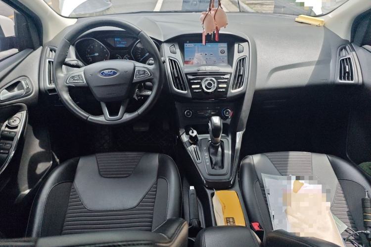 Used Ford Focus 2018 Hatchback Classic 1.6L Automatic Trendy SmartDrive Edition Center Console