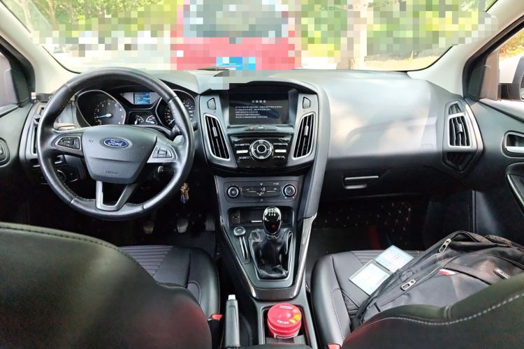 Used Ford Focus 2018 Hatchback Classic 1.6L Manual Fashion Edition SmartDrive Version Center Console