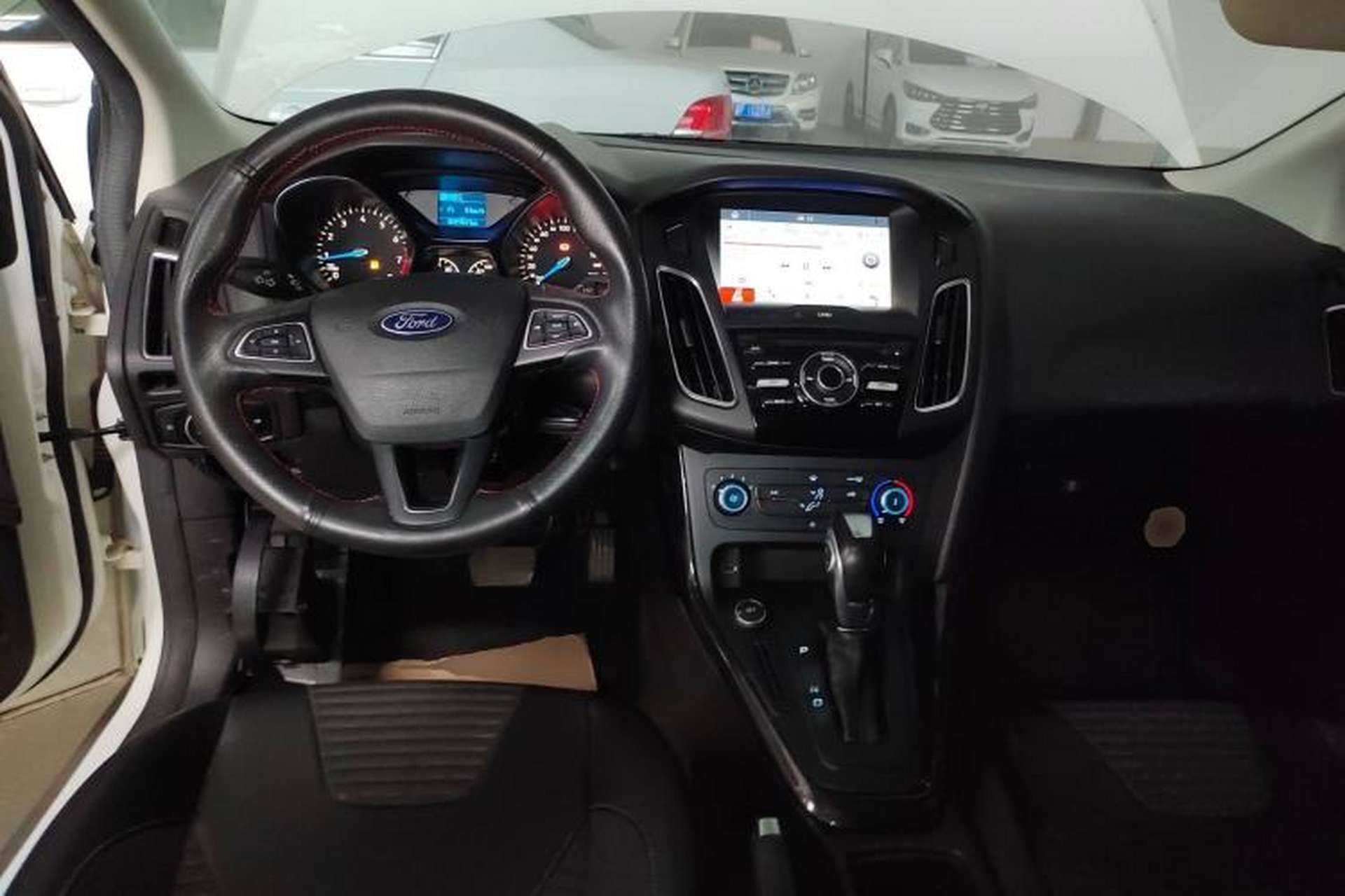 Used Ford Focus 2018 Hatchback Classic 1.6L Automatic Trendy SmartDrive Edition Center Console