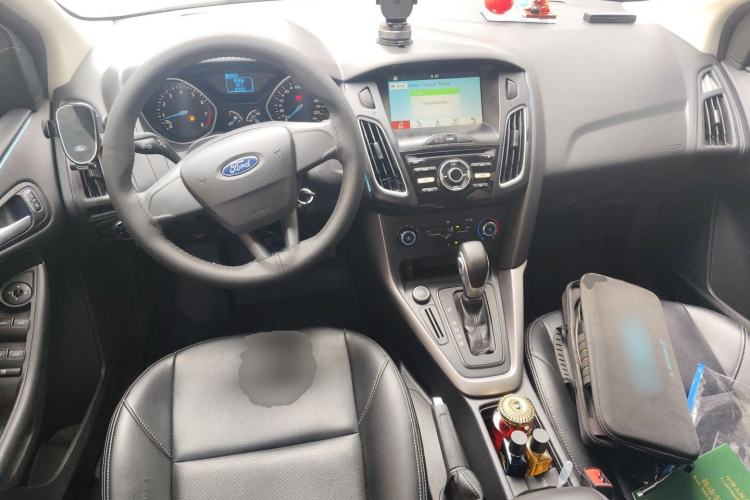 Used Ford Focus 2018 Hatchback Classic 1.6L Automatic Comfort Plus SmartDrive Edition Center Console