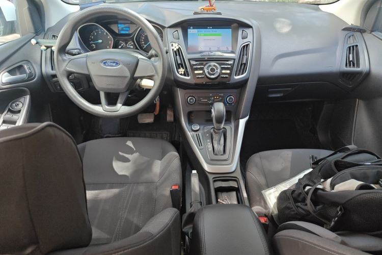 Used Ford Focus 2018 Hatchback Classic 1.6L Automatic Comfort Plus SmartDrive Edition Center Console