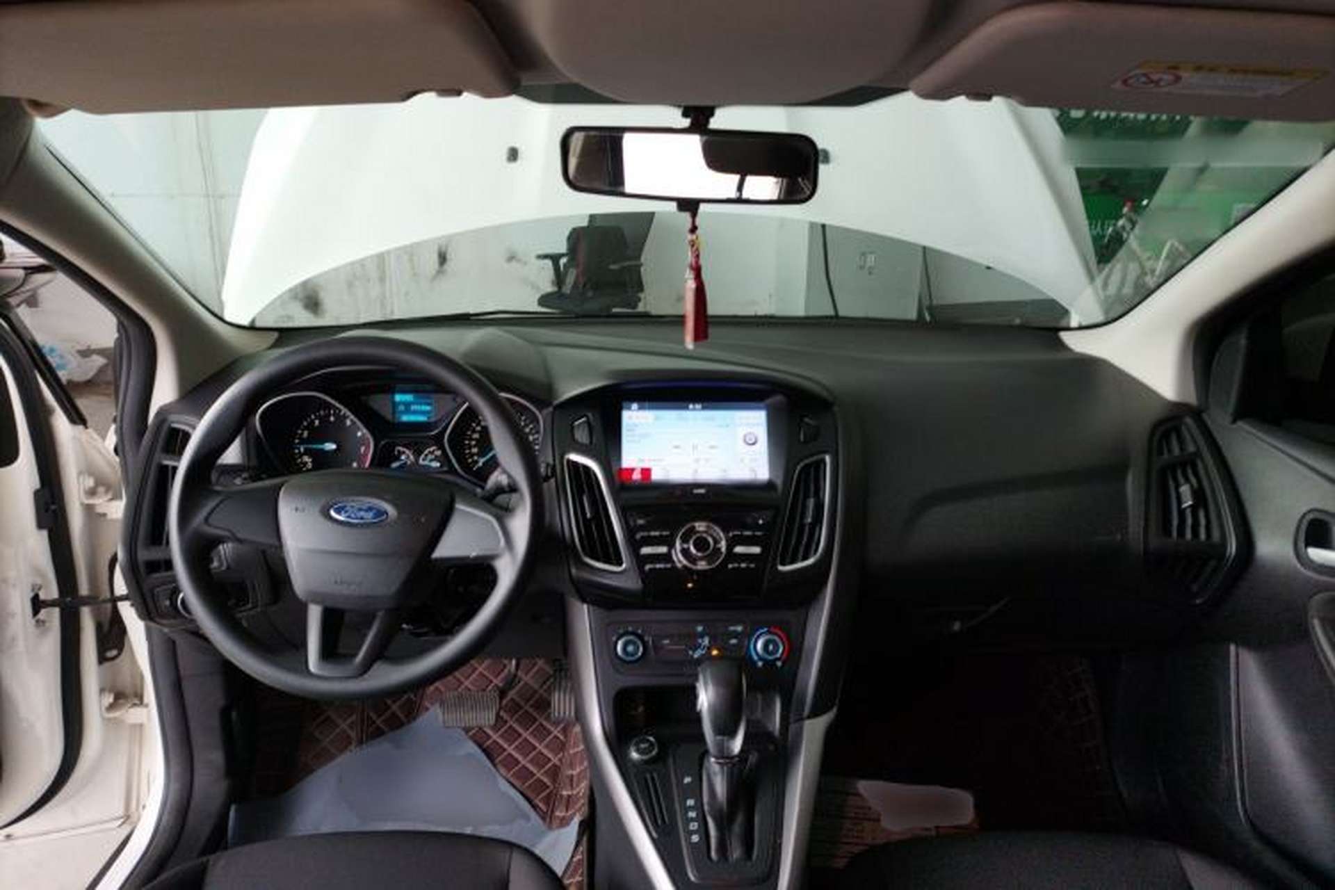 Used Ford Focus 2018 Hatchback Classic 1.6L Automatic Comfort Plus SmartDrive Edition Center Console