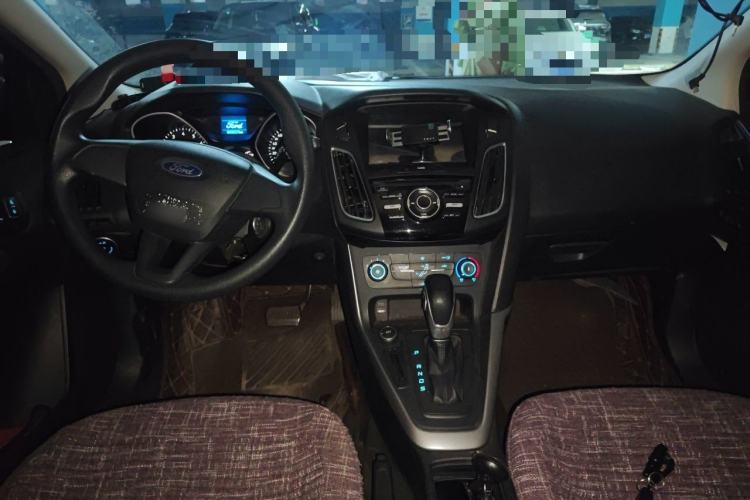 Used Ford Focus 2018 Hatchback Classic 1.6L Automatic Comfort Plus SmartDrive Edition Center Console